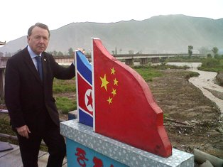 David Alton at the North KoreaChina border smaller USE