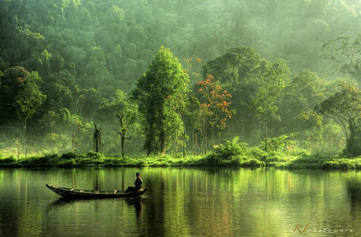 Muslims block Christians from celebrating Christmas