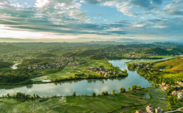 Authorities investigate church summercamp