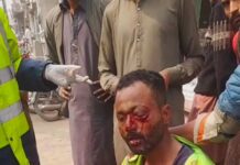 Fruit sellers inflict eye, head injuries on Pakistani Christian sanitary worker